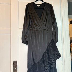 Mila Mae Elegant Black Pleated Detail Dress